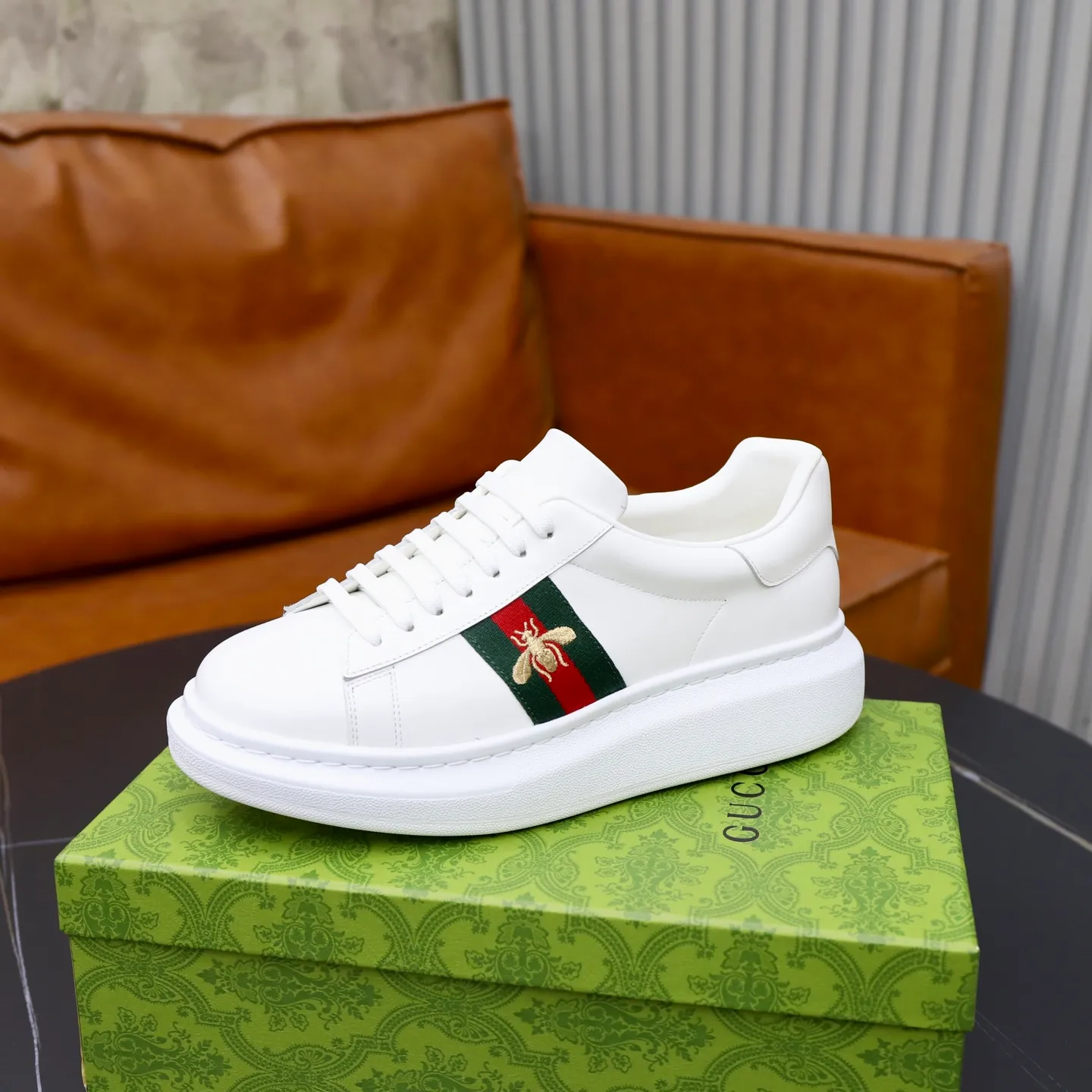 Ex-factory price: 540💰💰🙅‍♂️🙅‍♂️🙅‍♂️ Brand: GUCCI Standard code: 38-44 (45 customized) Grade: Same as the official website Material: Cowhide stitching Comfortable and breathable sheepskin lining Lightweight and wear-resistant sports outsole Style category: Men's fashionable casual shoes Running sports shoes Distinguished luxury brand elements Top luxury color: actual picture color